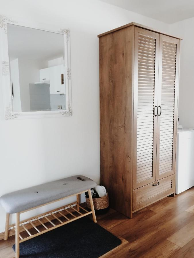 Apartman Pri Parku Sered' Eksteriør billede