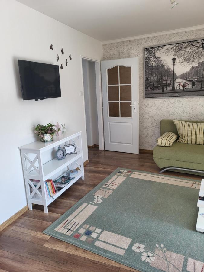 Apartman Pri Parku Sered' Eksteriør billede